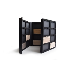 Un elegant systeme de mousse Haute Densité permet une gestion aisée des différents échantillons de teinte